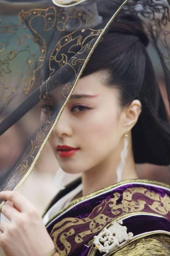 娱乐圈资深吃瓜人,揭秘幕后真相,带你领略明星圈层风云