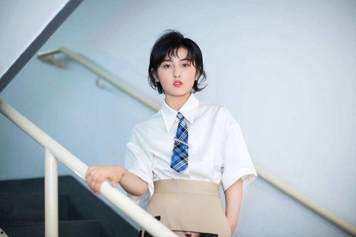 娱乐圈资深吃瓜人,揭秘幕后真相,带你领略明星圈层风云